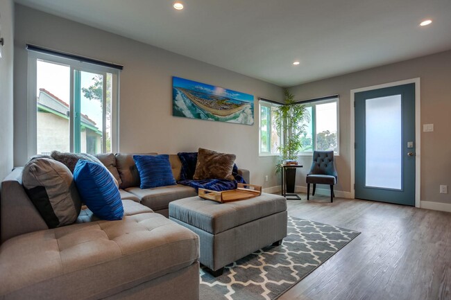 Photo - 810 Island Ct