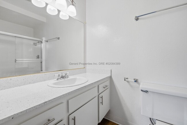 Photo - SPACIOUS, GREAT LOCATION, BALCONY, PRIVATE GARAGE Unit #C