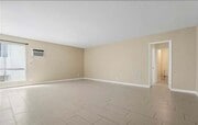 Photo - 5320 Zelzah Ave Unit Encino