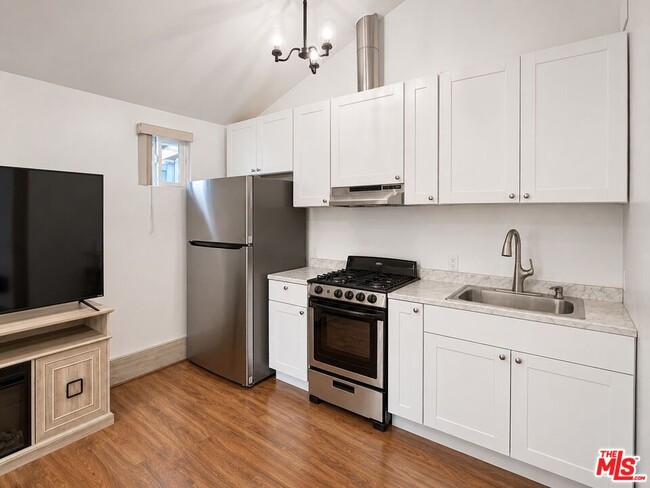 Photo - 7913 Vanscoy Ave