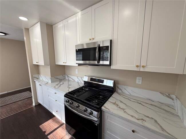 Photo - 256 Euclid Pl Townhome