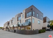 Photo - 18315 Collins St