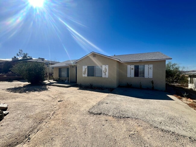 Building Photo - Cozy 3-Bedroom Home Near 29 Palms Base & Joshua Tree