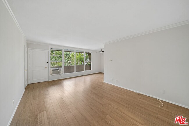 Photo - 1520 Hayworth Ave Unit 19