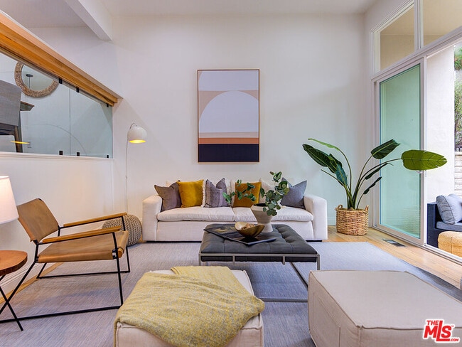 Building Photo - 4746 La Villa Marina Unit A