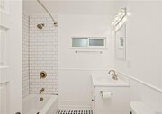 Photo - 3 Bedroom, 1 Bathroom Home – Ideal for Stu...