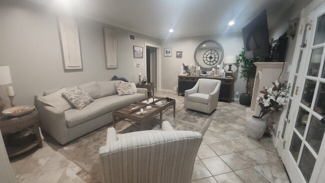 Building Photo - 15358 Leadwell St