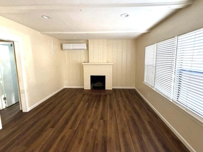 Photo - 21 59th Pl