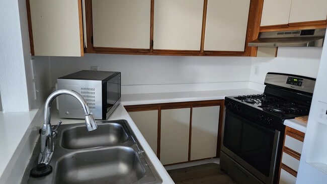 Photo - Collis Apartments