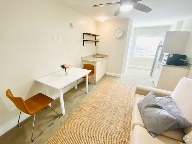 Building Photo - REMODELED STUDIO APARTMENT AVAILABLE IN TH... Unit 1141 Silverado St #121