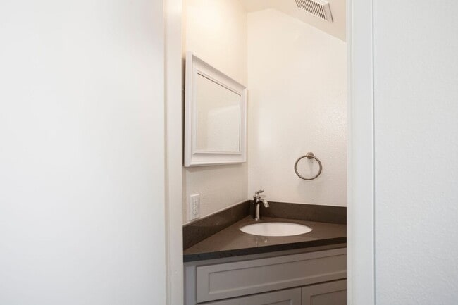 Photo - Fabulous Fully Updated 2BR/1.5BA in the heart of Guadalupe! Unit 4641