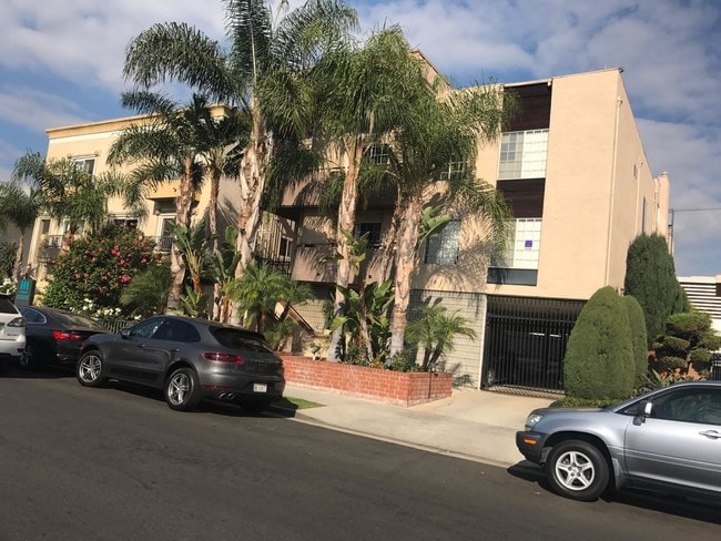 Building Photo - 1652 Colby Ave Unit 103