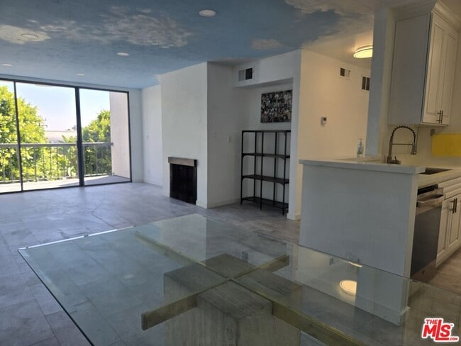 Photo - 8535 W Knoll Dr Unit 301