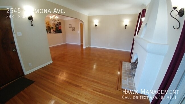 Photo - 2545 Carmona Ave