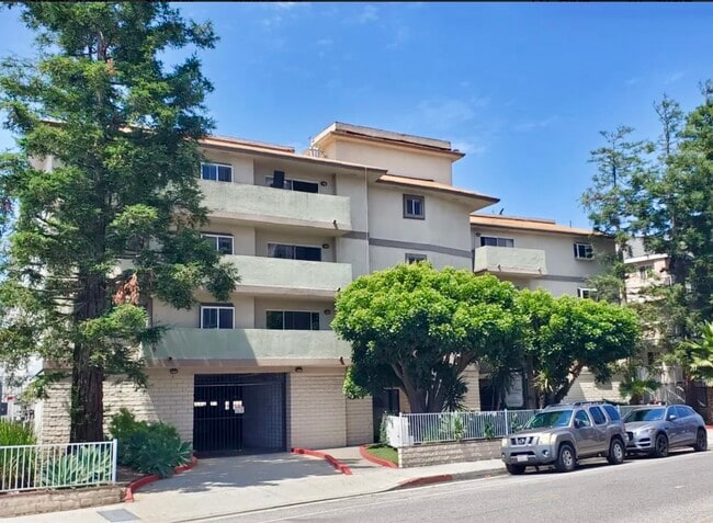 Building Photo - 4247 Inglewood Blvd Unit 4225-203