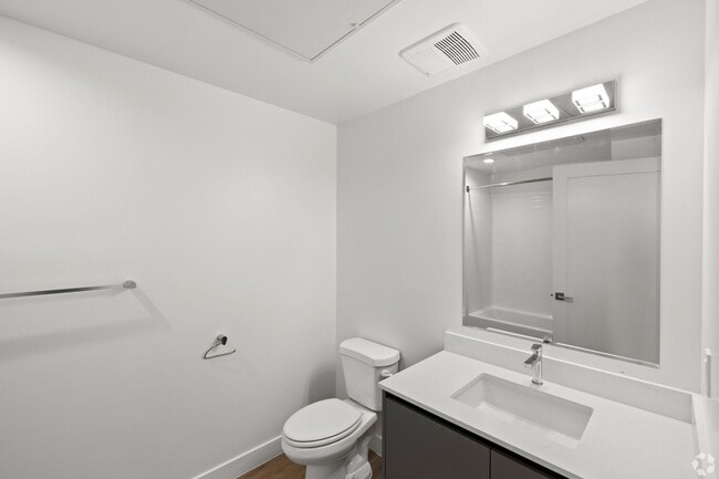 Photo - Large 1 bedroom - 404 Unit 404-1