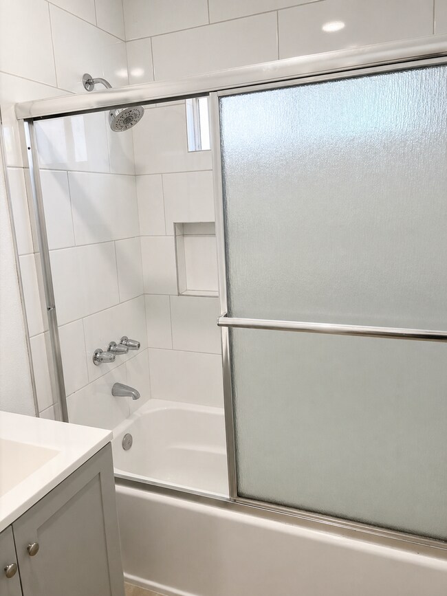 Photo - 1047 W Vernon Ave Unit 1047 1/2