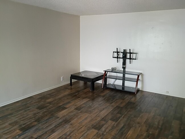 Photo - 131 W 64th Pl Unit 3