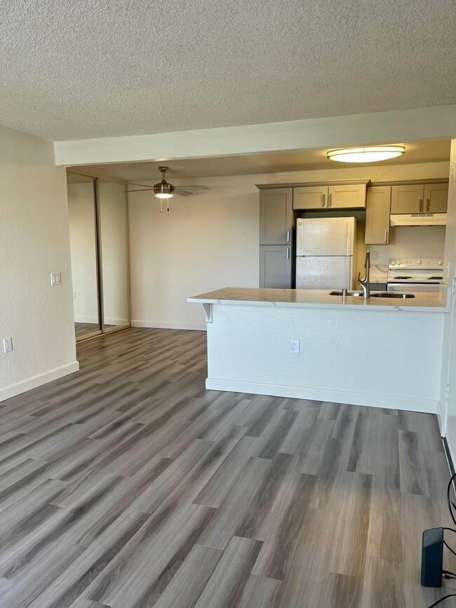 Photo - Camino Colony