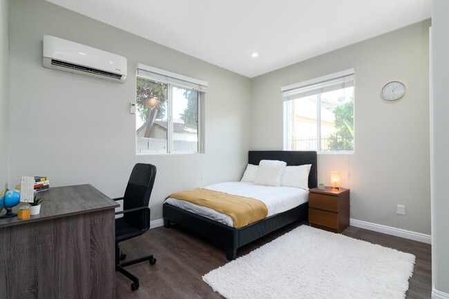 Photo - 1164 W 24th St Unit 1164