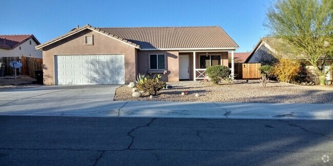 Building Photo - Four bedroom in Desert Vista Community Rental