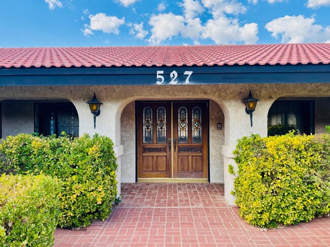 Photo - 527 Westlake Dr