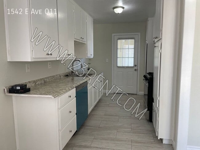 Photo - 1542 E Ave Q11