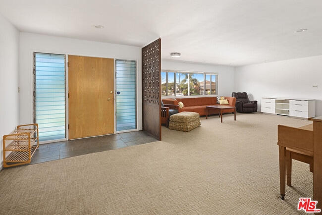 Photo - 8136 Loyola Blvd