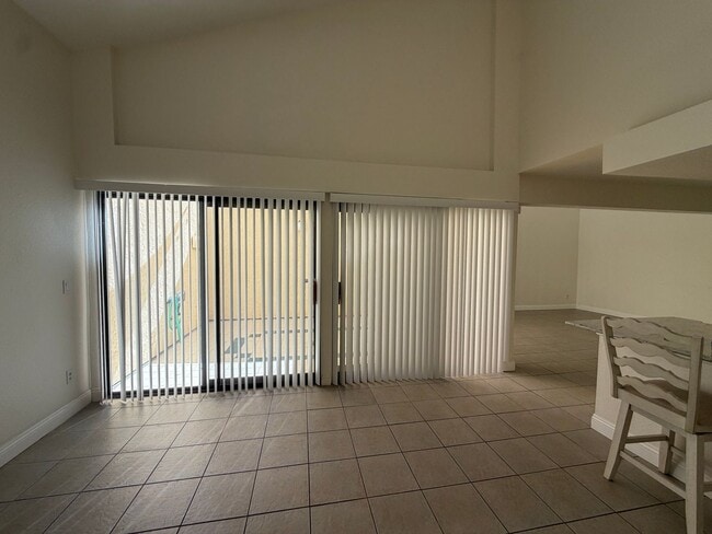 Photo - 43334 32nd St W