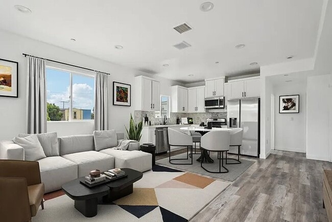 Building Photo - 4BED/3BATH IN BOYLE HEIGHTS! Unit 2516 E Malabar St Rental
