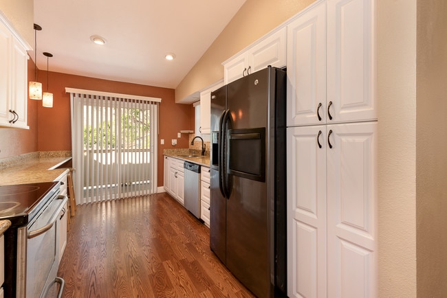 Kitchen - 5265 Box Canyon Ct Unit G