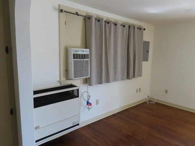 Photo - 221 N Fern Ave