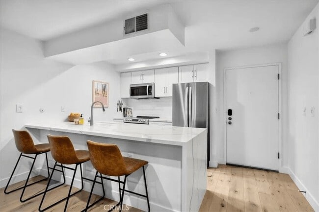 Photo - 740 Kings Rd Unit #319