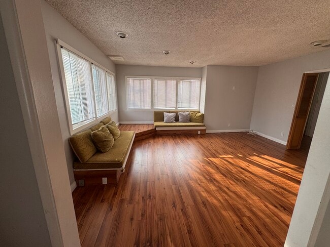 Photo - 5208 Wilkinson Ave Unit 4