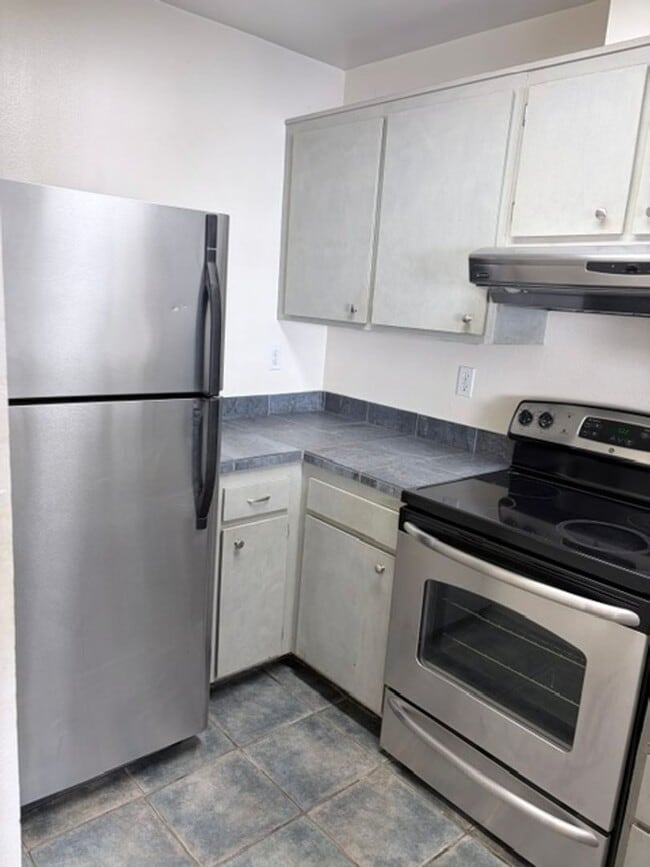 Photo - 3266 Ashford St