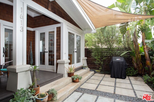 Photo - 1613 Cabrillo Ave