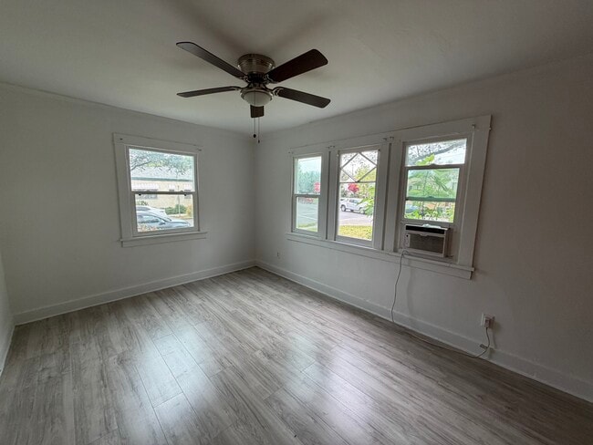 Photo - 3172 Glenmanor Pl