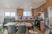 5BR, 5BA - 1,299SF - Kitchen - 1223 W 37th Dr