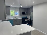 Photo - 633 W Harvard St