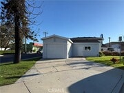 Photo - 25719 Walnut St