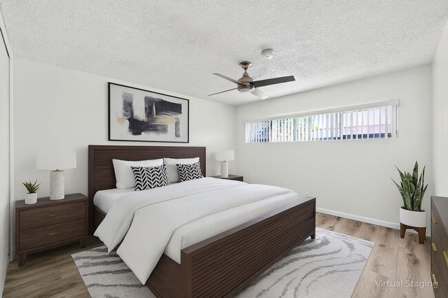 Photo - 425 W Regent St