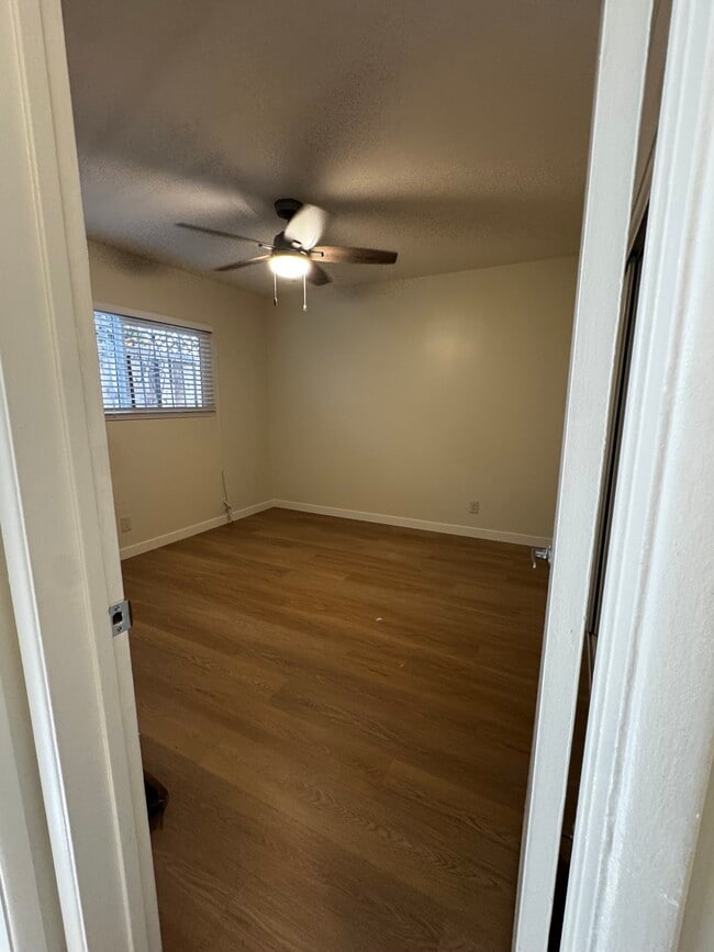 Main bedroom fit king size - 1500 Broadway Unit B