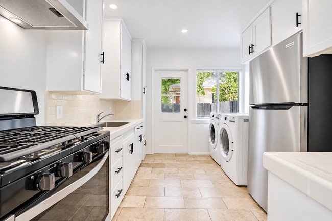 New Stainless Steel Oven and Refrigerator/ Freezer - 4244 Tujunga Ave Unit 4244.5