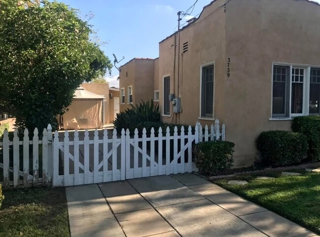 Photo - 3739 Farnham Pl