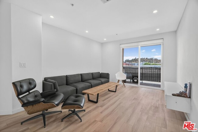 Photo - 360 W Ave 26