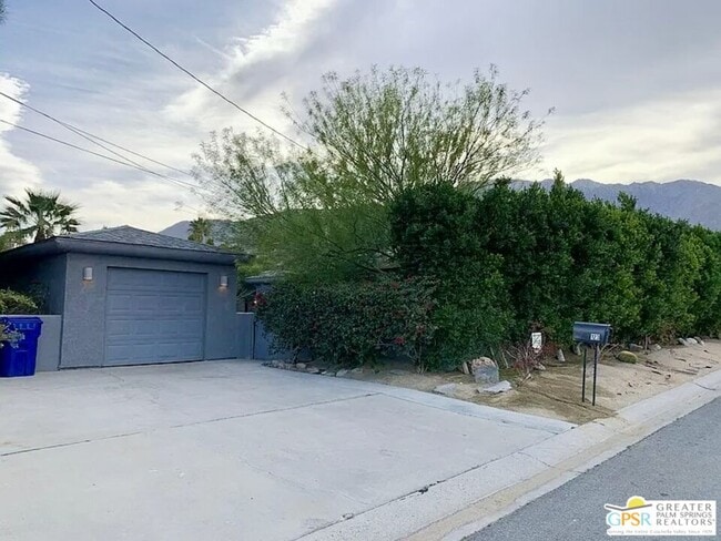 Photo - 123 W San Carlos Rd
