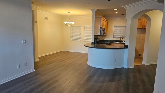 Photo - 949 N Croft Ave Unit 203