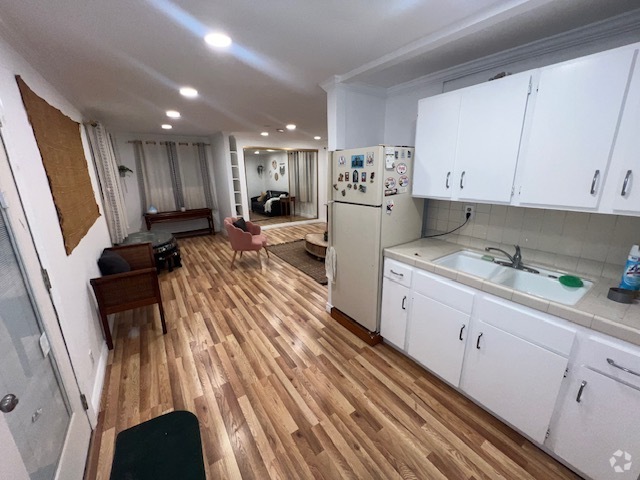 Building Photo - 1316 Mohawk St Rental