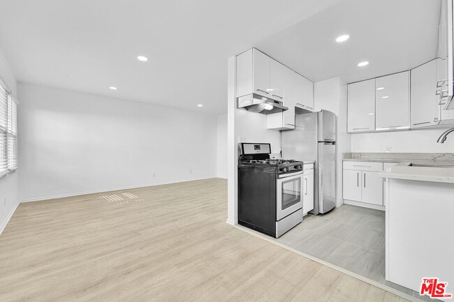 Photo - 926 N Spaulding Ave Unit 3