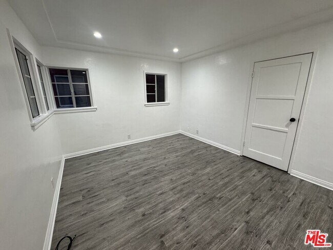 Photo - 6207 Crenshaw Blvd